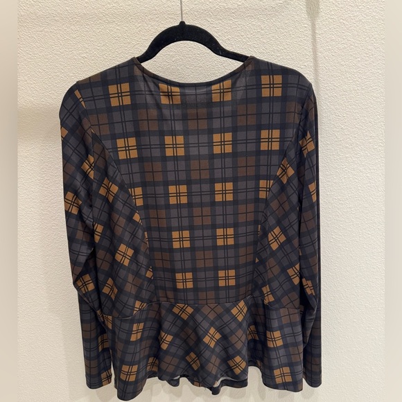 Susan Graver Plaid Button-Up Women's v neck Top loose peplum size large - Picture 3 of 4